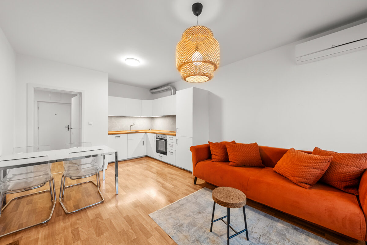 Pron&aacute;jem bytu 2+kk na ul. Francouzsk&aacute; &ndash; klidn&eacute; bydlen&iacute; s v&yacute;hledem do zeleně a vnitrobloku