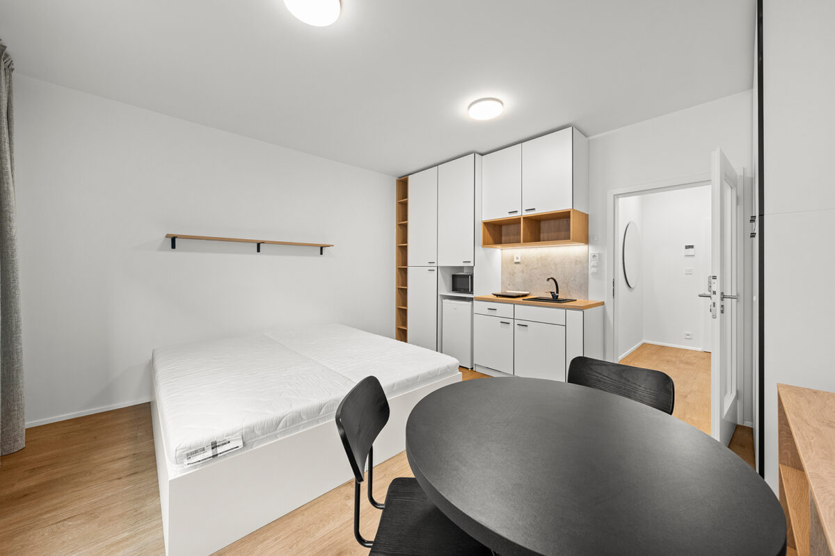 Modern&iacute; 1+kk v n&iacute;zkoenergetick&eacute; novostavbě &ndash; kompletně vybaven&yacute; byt k pron&aacute;jmu s v&yacute;bornou dostupnost