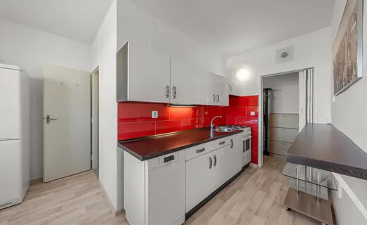 Pron&aacute;jem bytu 2+1 v klidn&eacute; lokalitě na ul. Barvy