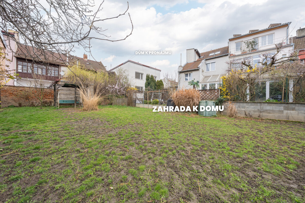 Pron&aacute;jem rodinn&eacute;ho domu 4+1 se zahradou, d&iacute;lnou a gar&aacute;ž&iacute; &ndash; ul. Horova