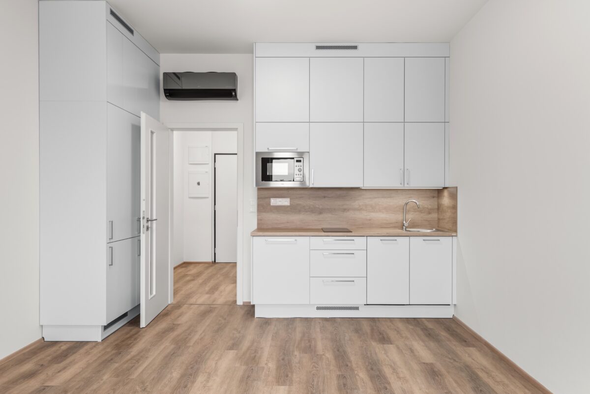 Pron&aacute;jem modern&iacute;ho bytu s terasou v novostavbě Meridiem, Kom&aacute;rovsk&aacute;, Brno